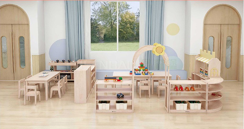 幼兒園家具樂森林橡膠木經典桌椅區.jpg