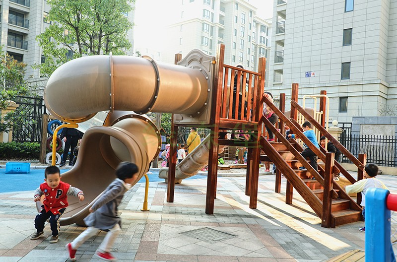 戶外兒童游樂木質滑梯.JPG